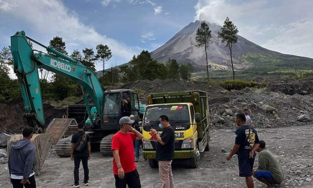 Tambang Ilegal di Merapi: Ratusan Hektare Hutan Konservasi Terkoyak, Rp3 Triliun Uang&nbsp;Berputar